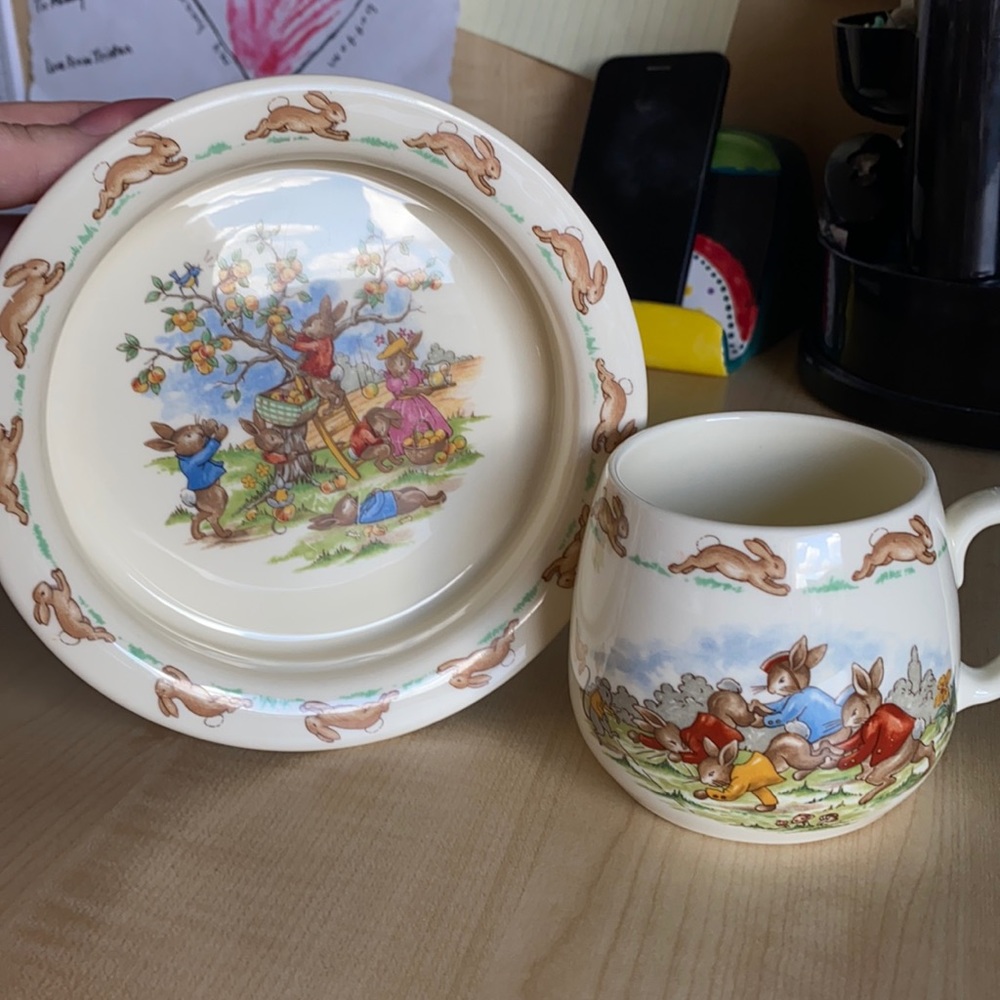 Bunnykins English fine bone. Collectible